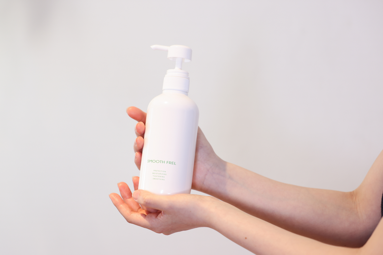 SMOOTH FREL スムースフレル ポンプ式ボトル 500mL