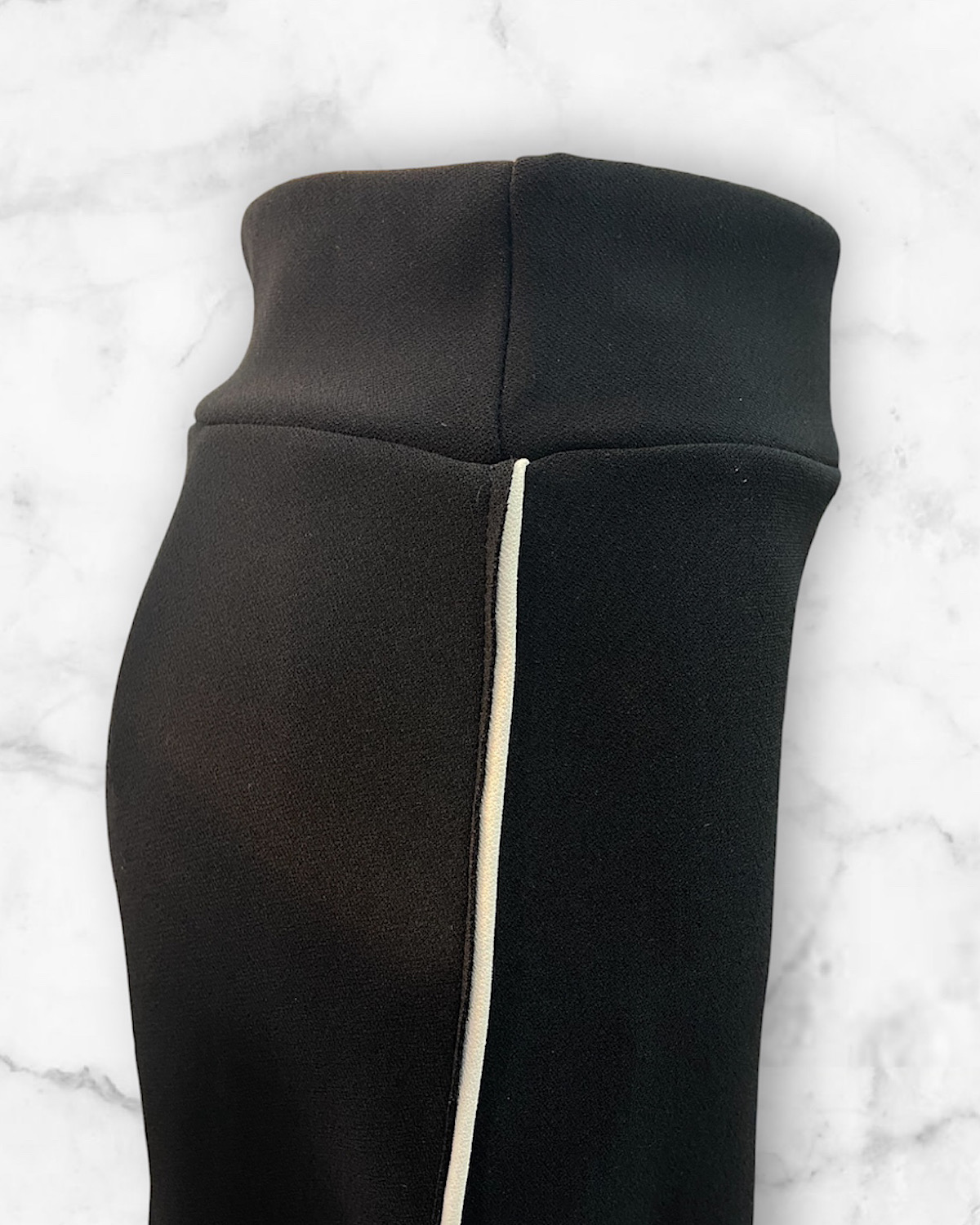 ホワイトラインマーメイドスカート カラー: BLK