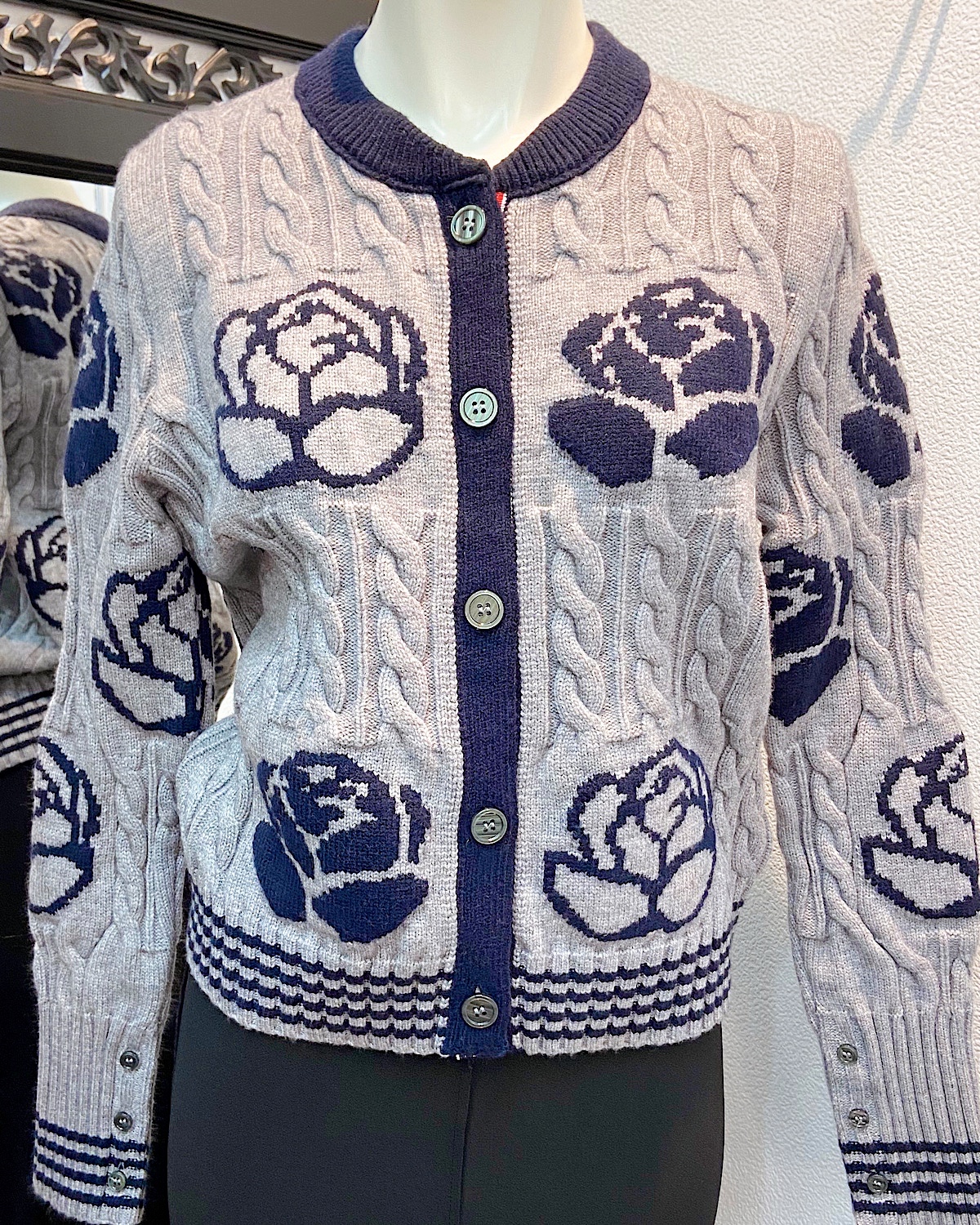 ローズケーブルカーディガン カラー: WHT