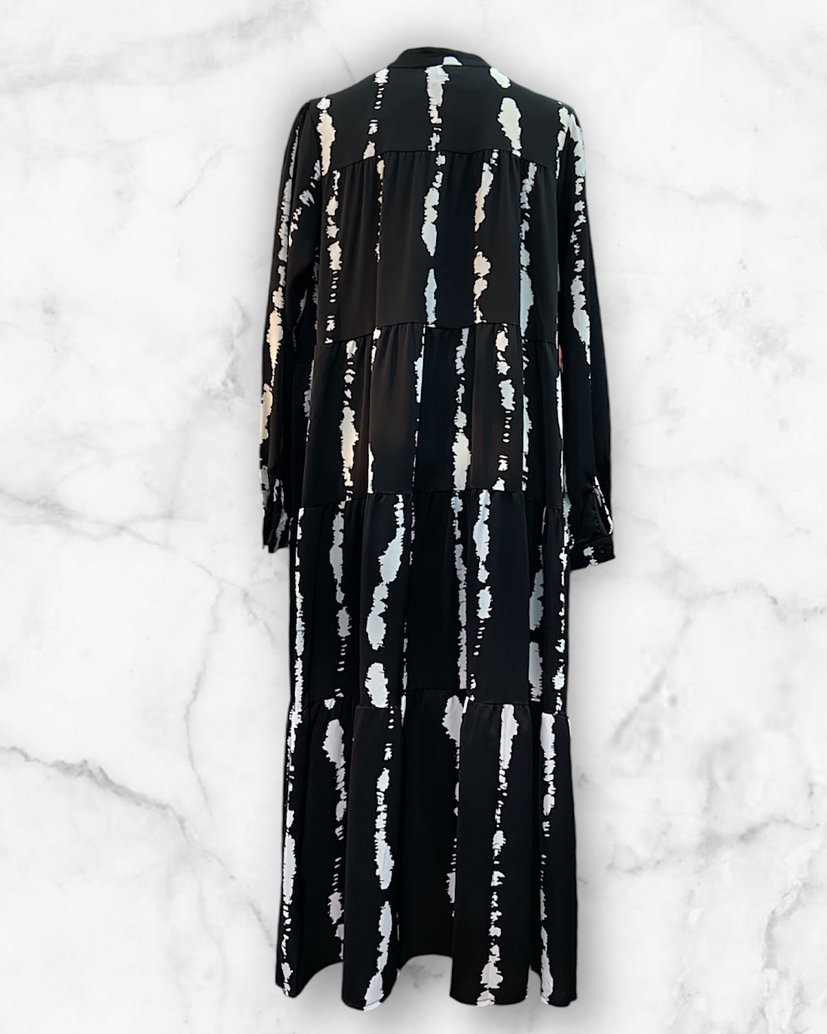 モードブラックマキシワンピース