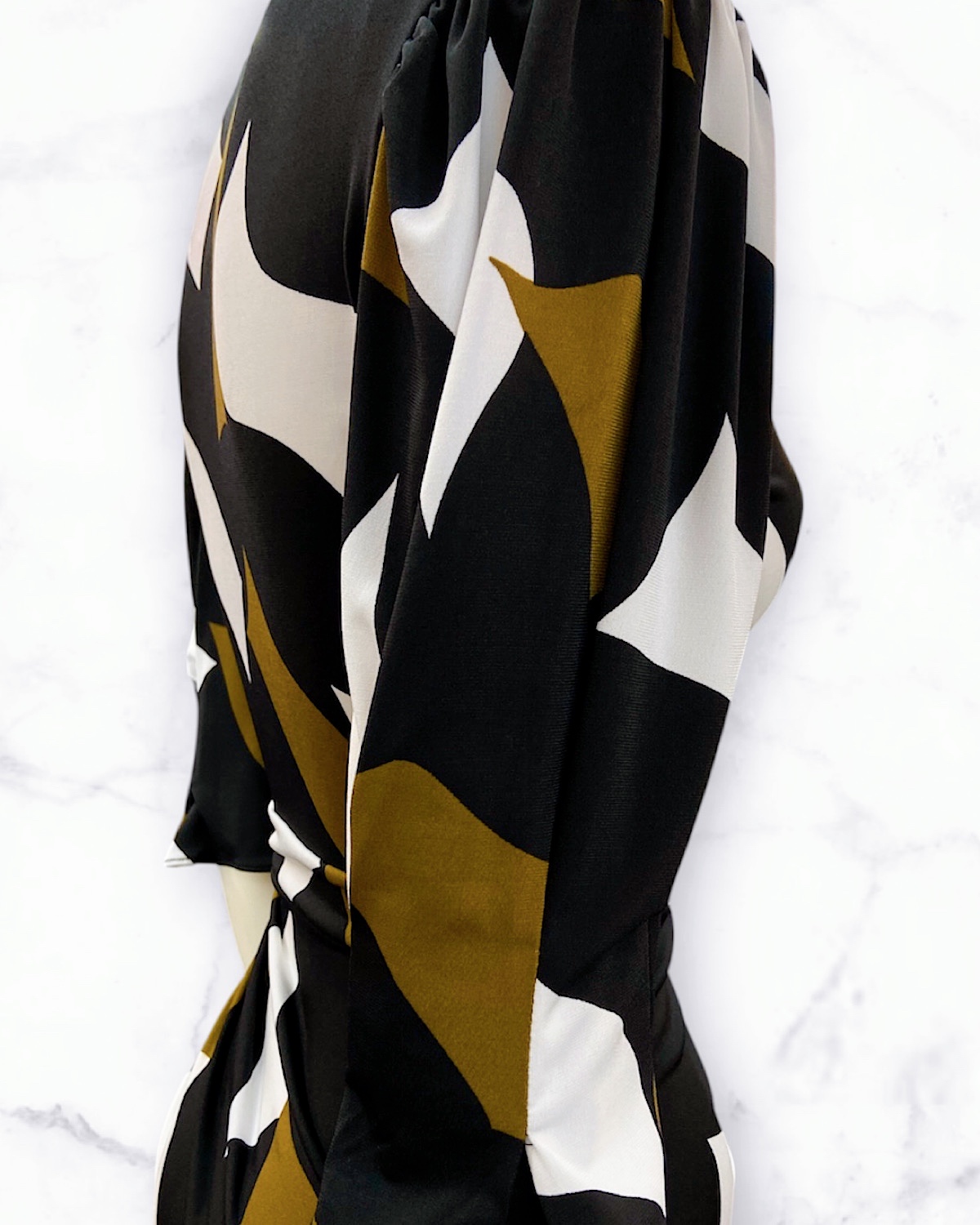 ジオメトリックツイストストレッチワンピース