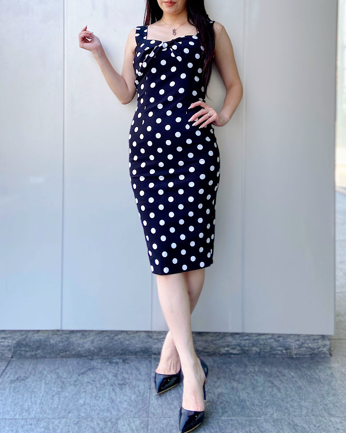美シルエット　ドットタイトワンピース