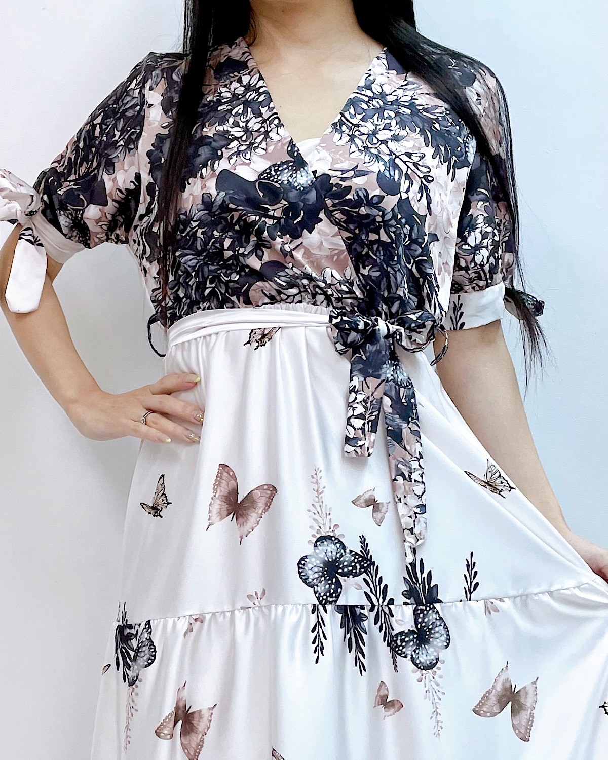 イタリア　バタフライガーデンティアードマキシワンピース カラー: GRN