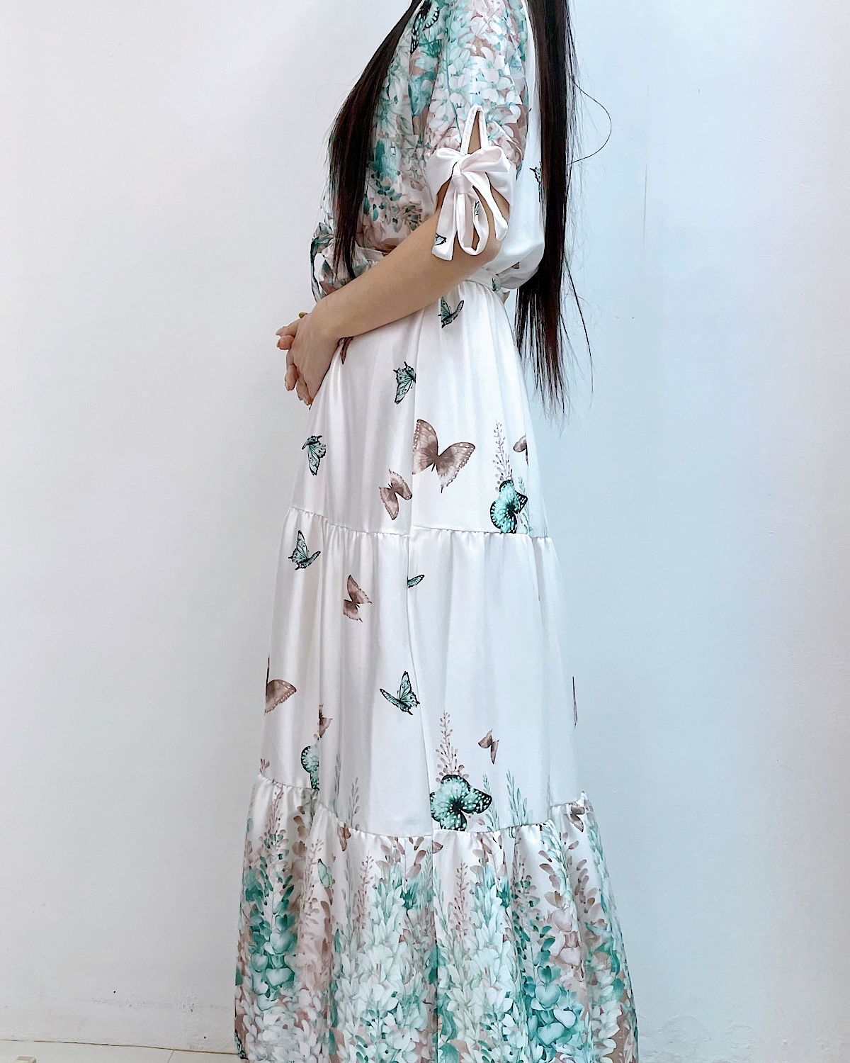 イタリア　バタフライガーデンティアードマキシワンピース カラー: GRN