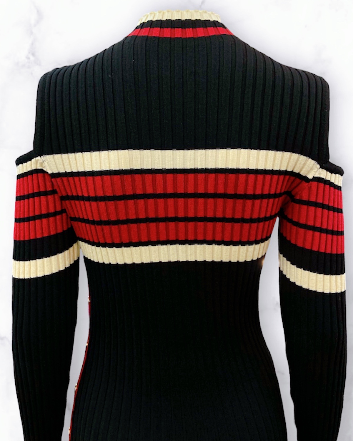 肩見せ×ハイネックリブニットワンピース