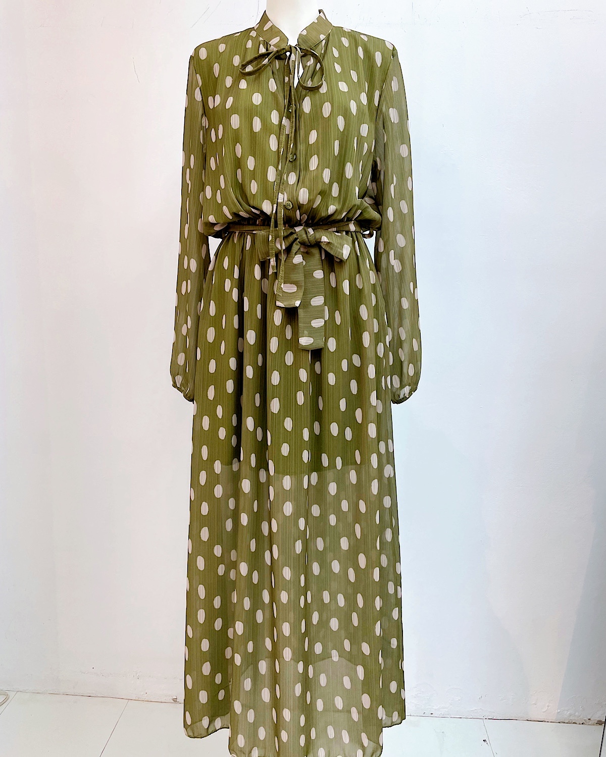 【イタリア】シフォンドットボウタイマキシワンピース カラー: GRN