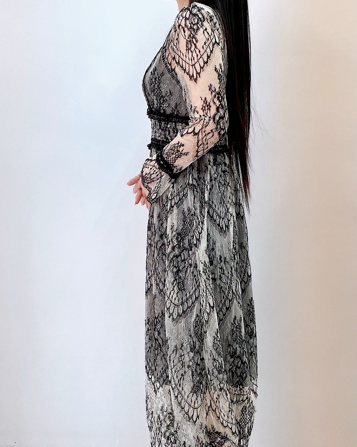 大人レースシャーリングミディワンピース