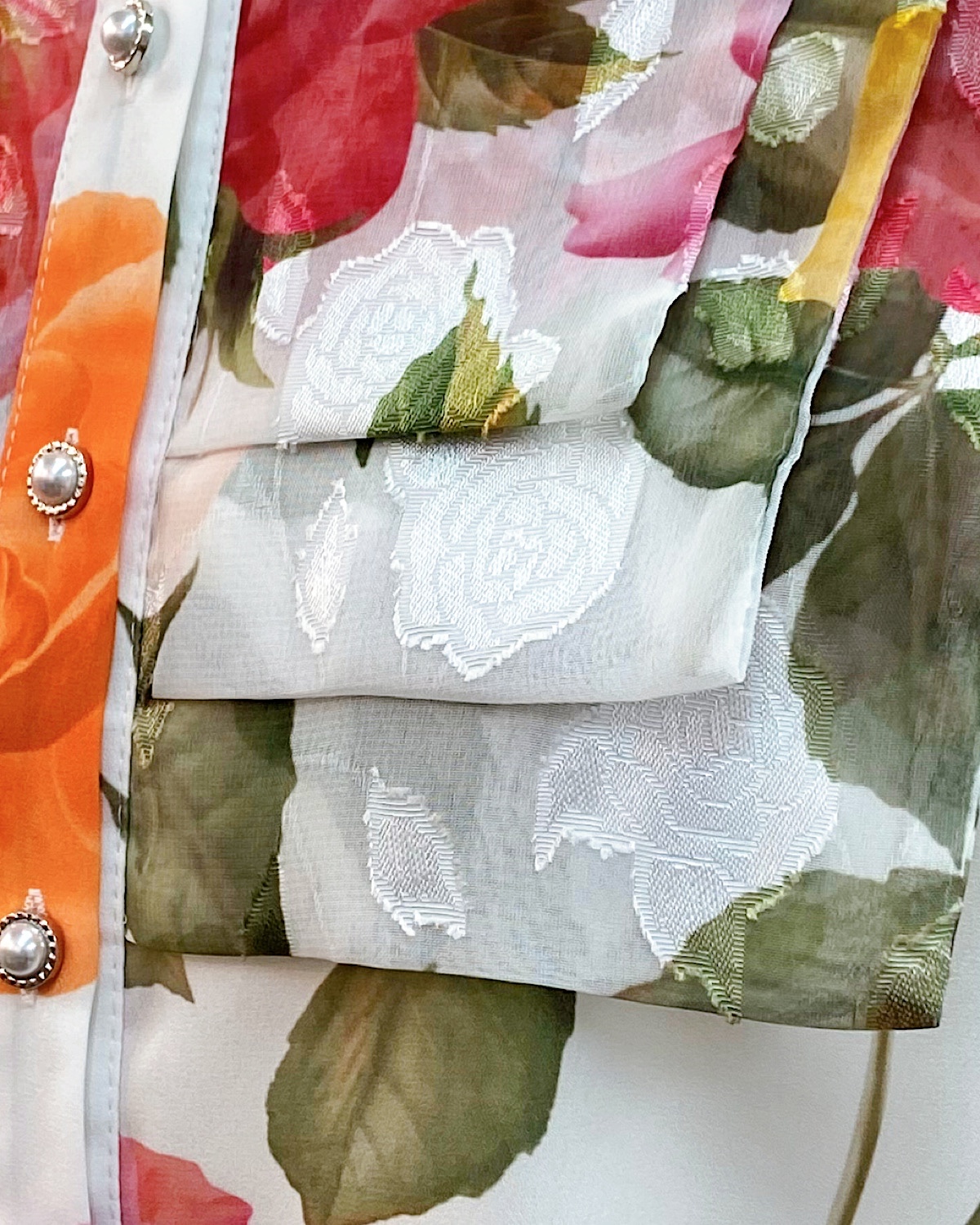 エレガントローズブラウス カラー: WHT