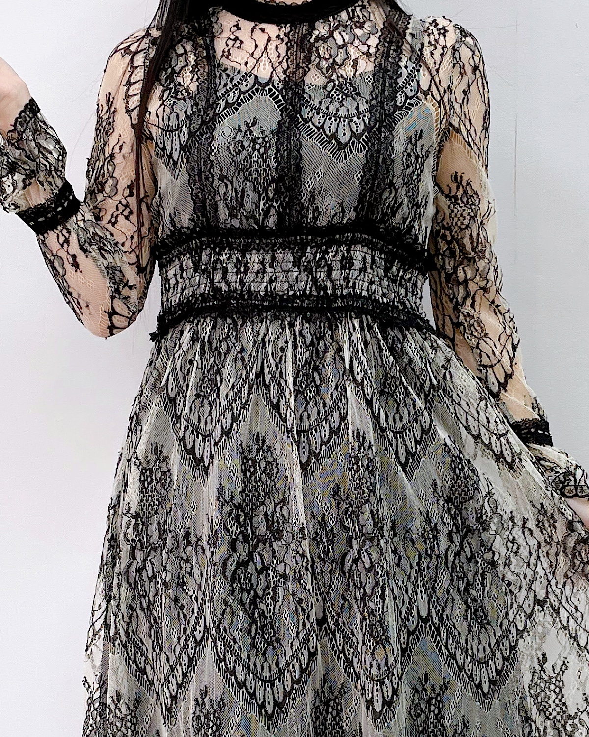 大人レースシャーリングミディワンピース