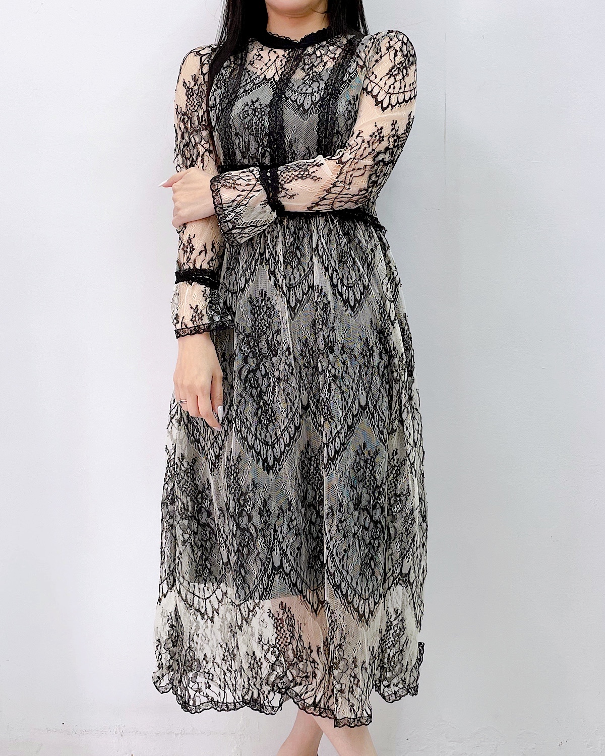 大人レースシャーリングミディワンピース