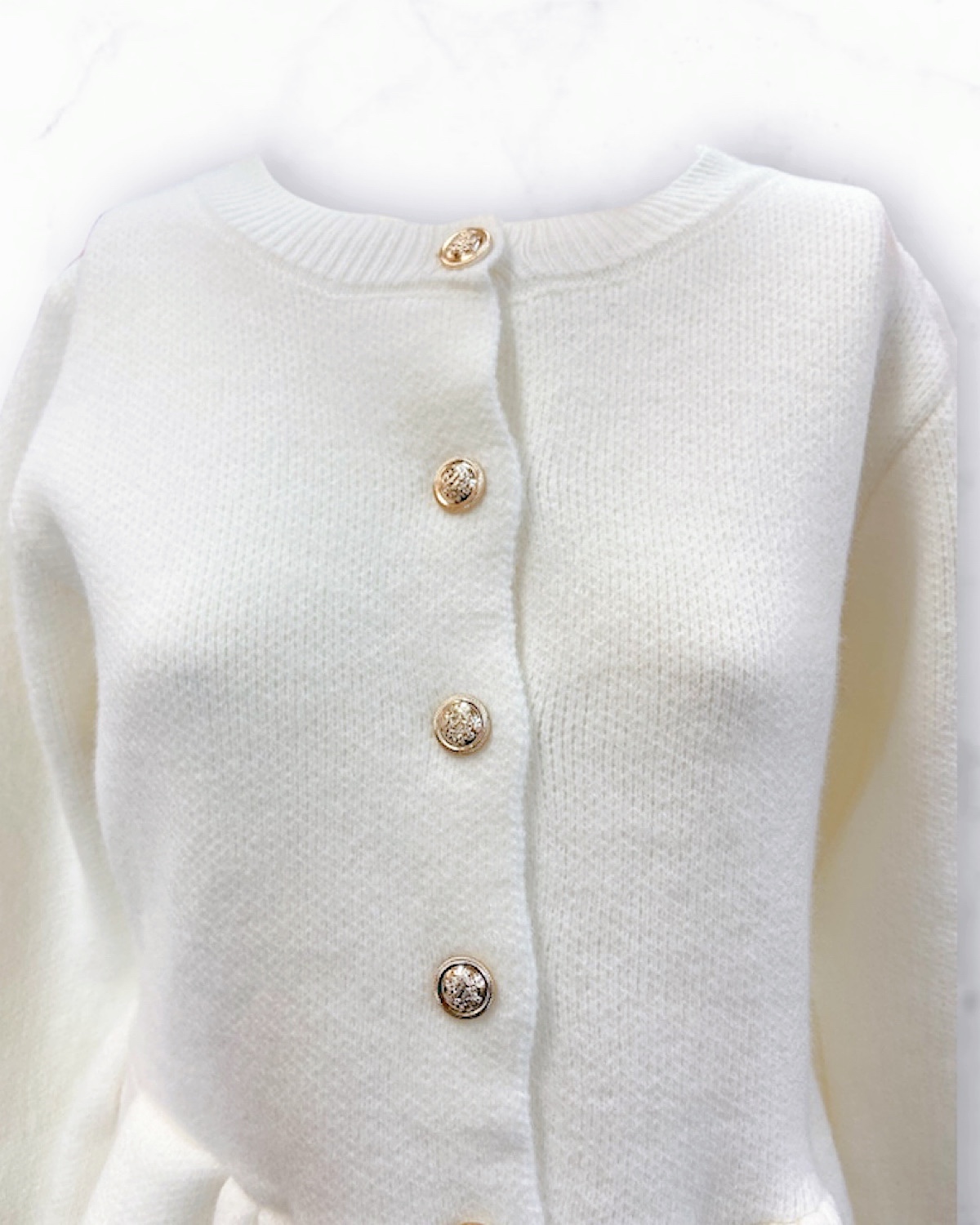 ゴールドボタンペプラムニットカーディガン