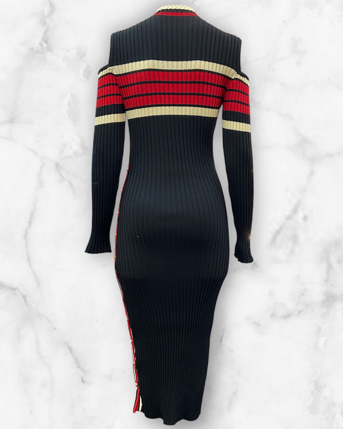 肩見せ×ハイネックリブニットワンピース