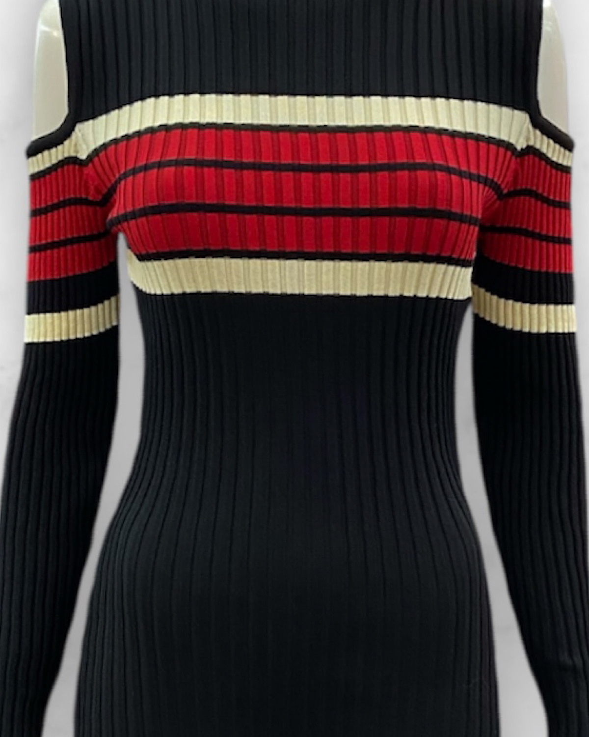 肩見せ×ハイネックリブニットワンピース