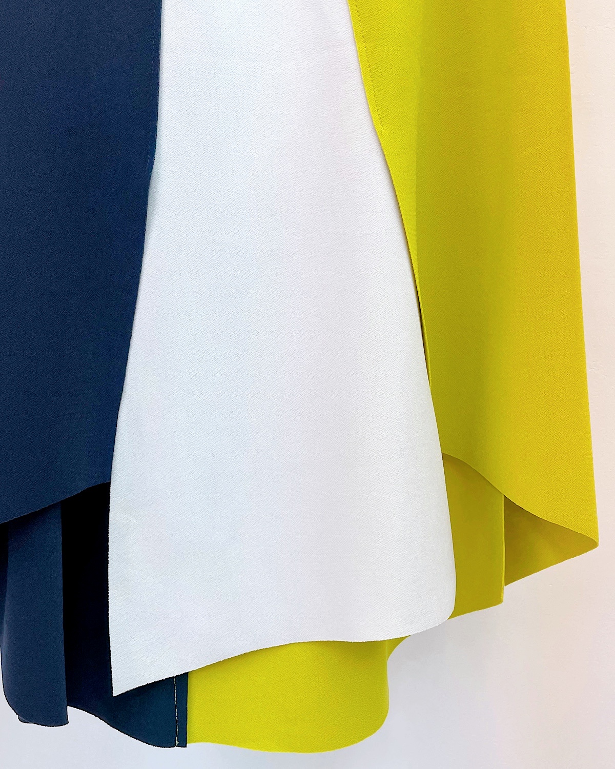 カラーブロックアシンメトリースカート カラー: GRN