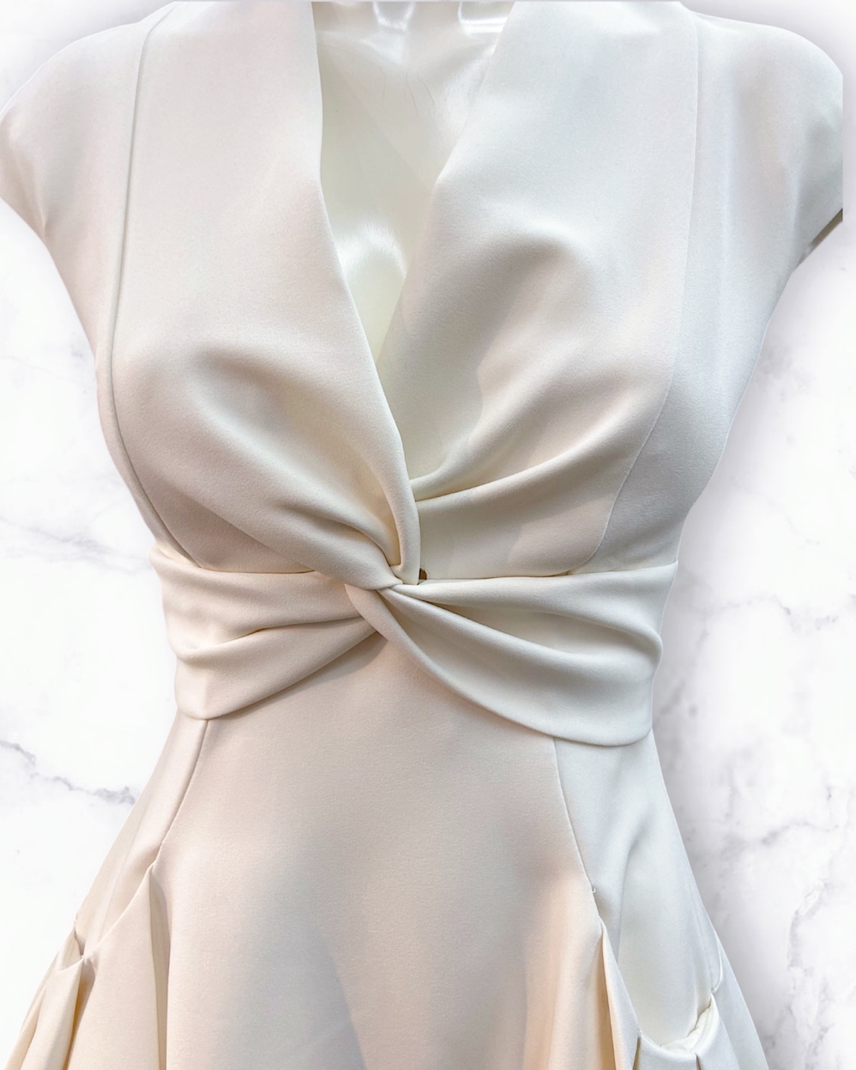 フロントツイストエレガントワンピースW サイズ: S