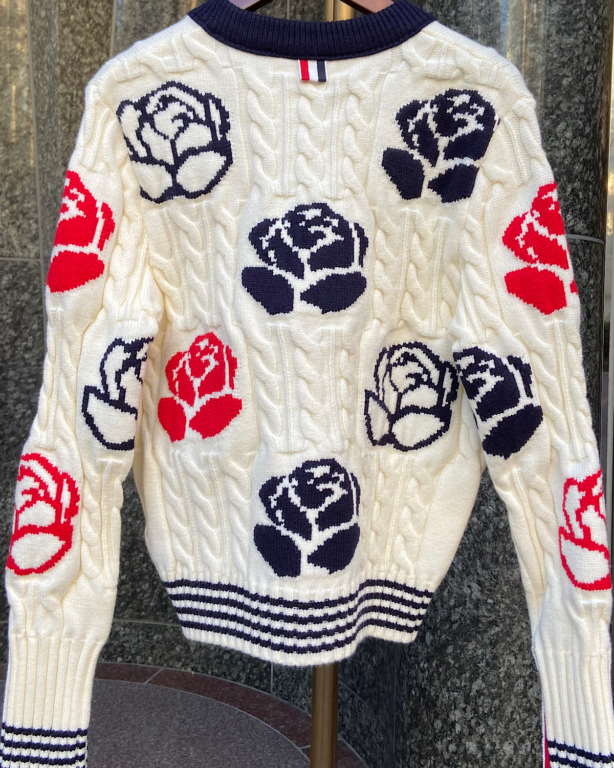 ローズケーブルカーディガン カラー: WHT