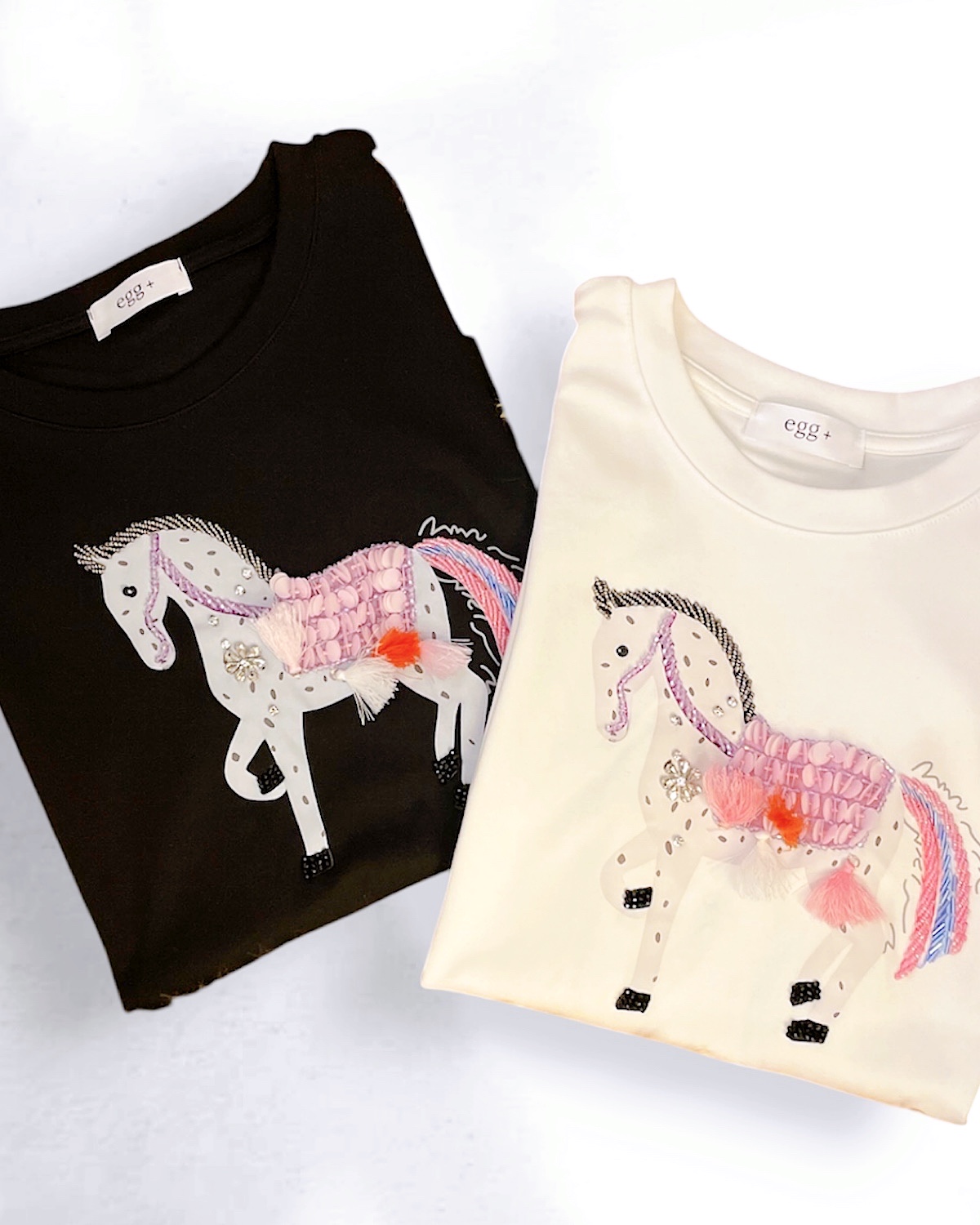 ラグジュアリーホースデザインTシャツ カラー: WHT