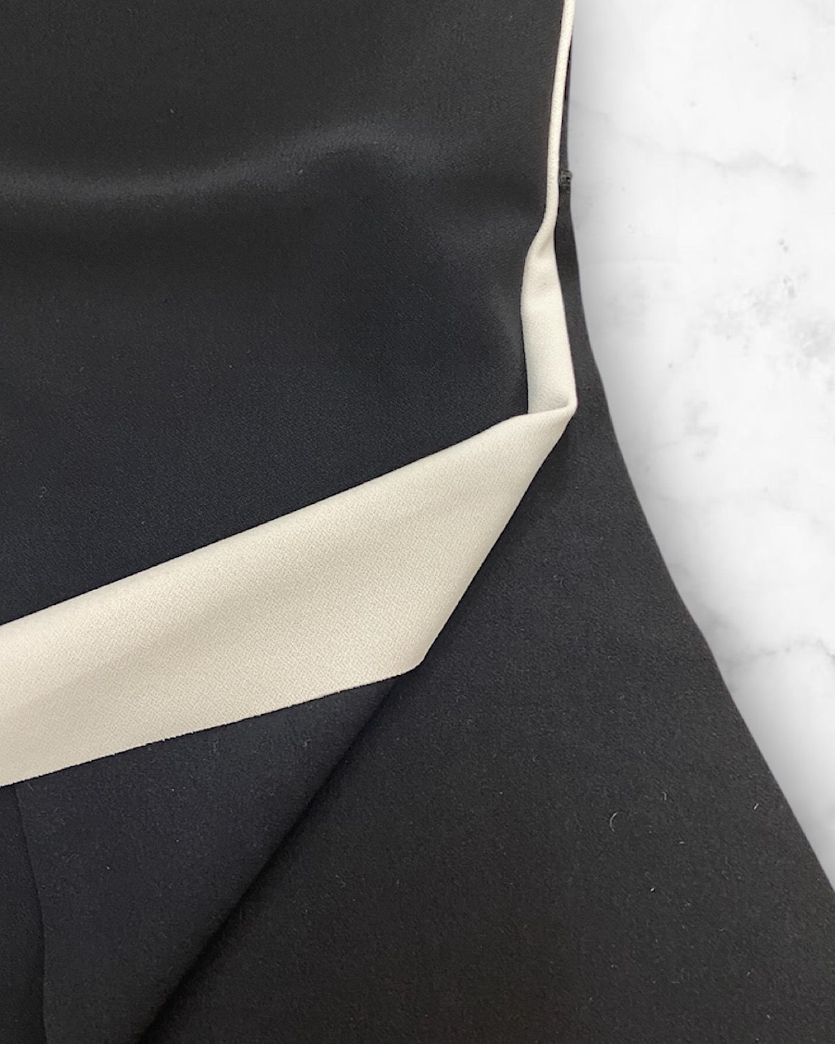 ホワイトラインマーメイドスカート カラー: BLK