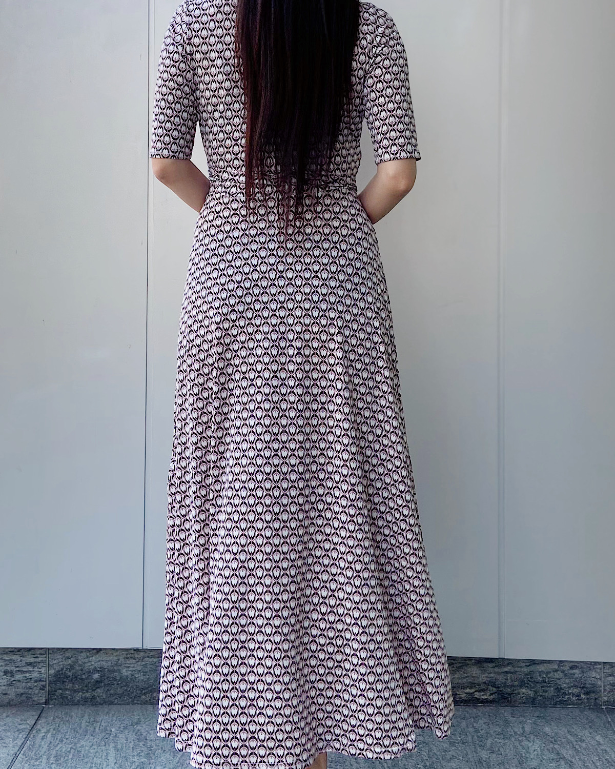 レトロチェーン柄カシュクールストレッチワンピース