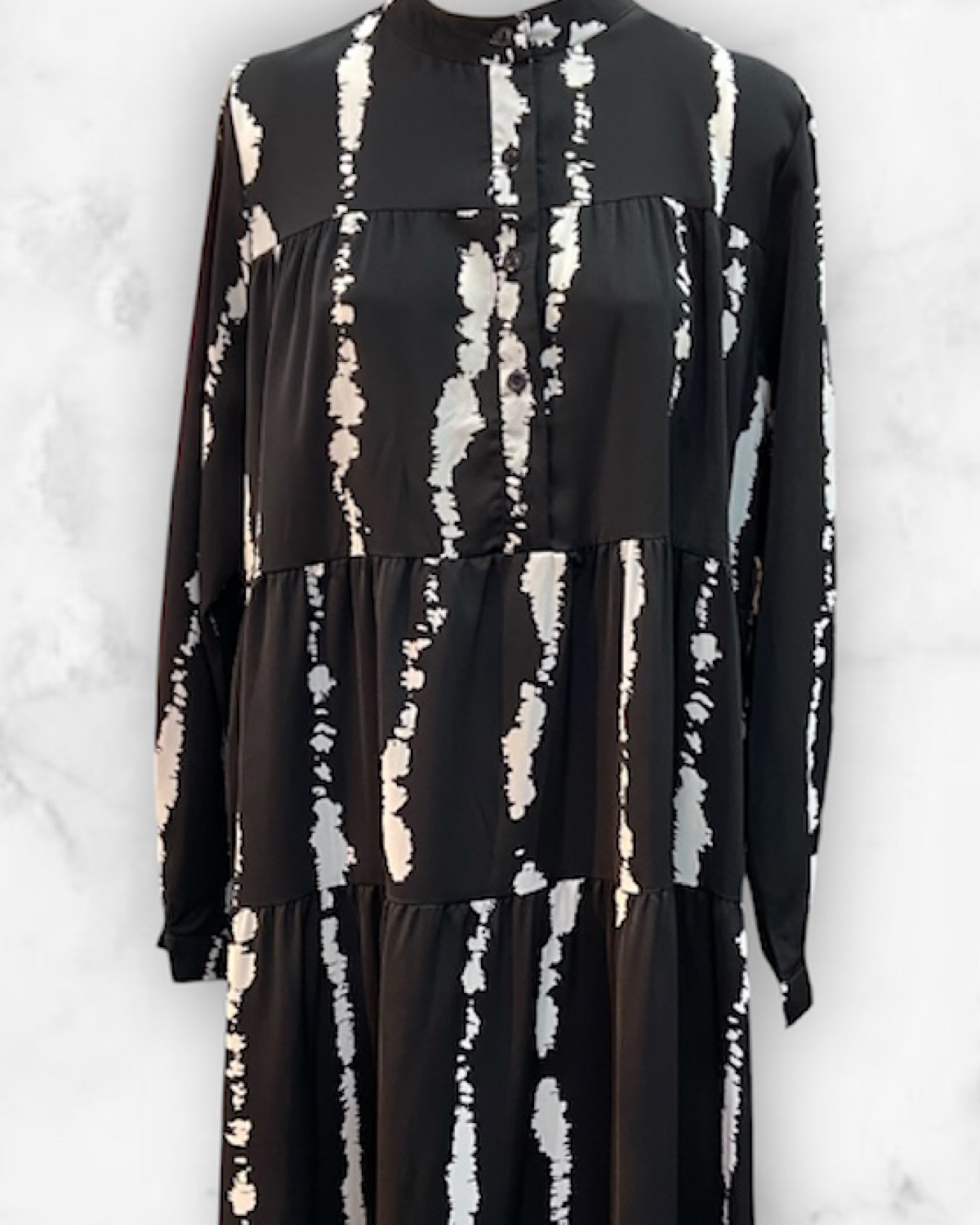 モードブラックマキシワンピース