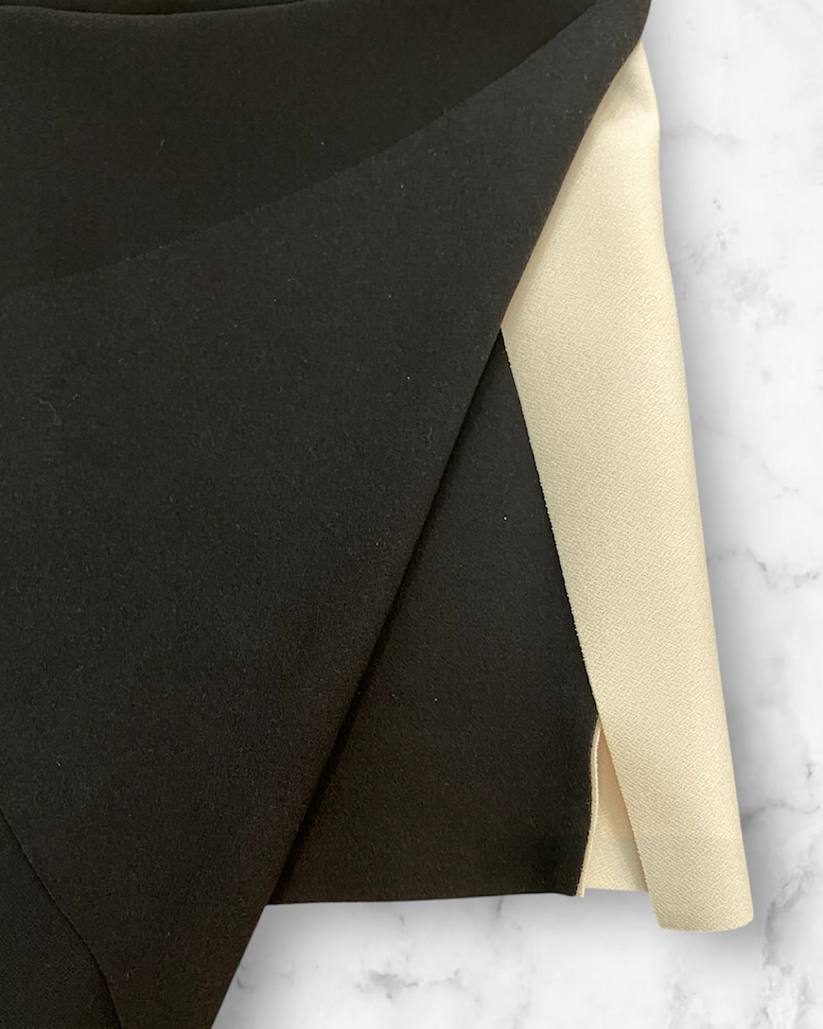 ホワイトラインマーメイドスカート カラー: BLK