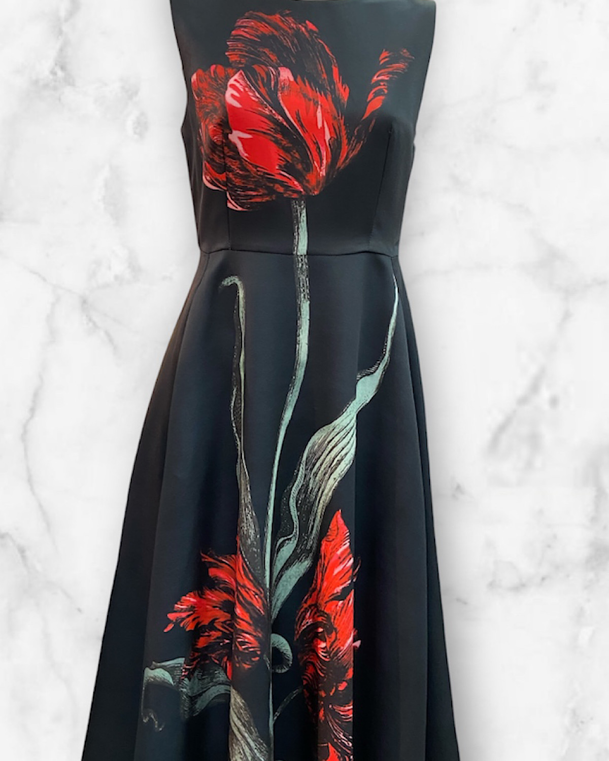 大輪レッドフラワーフレアワンピース