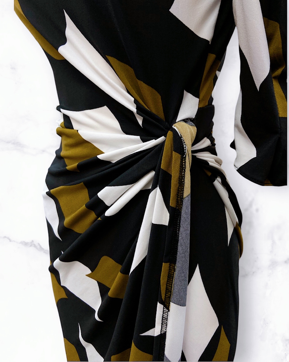 ジオメトリックツイストストレッチワンピース