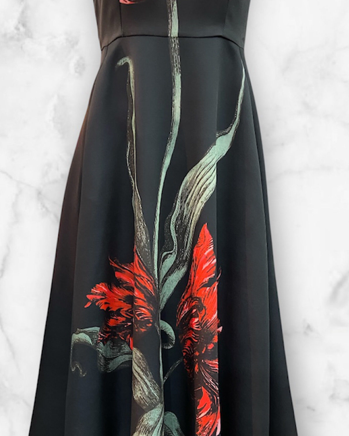 大輪レッドフラワーフレアワンピース