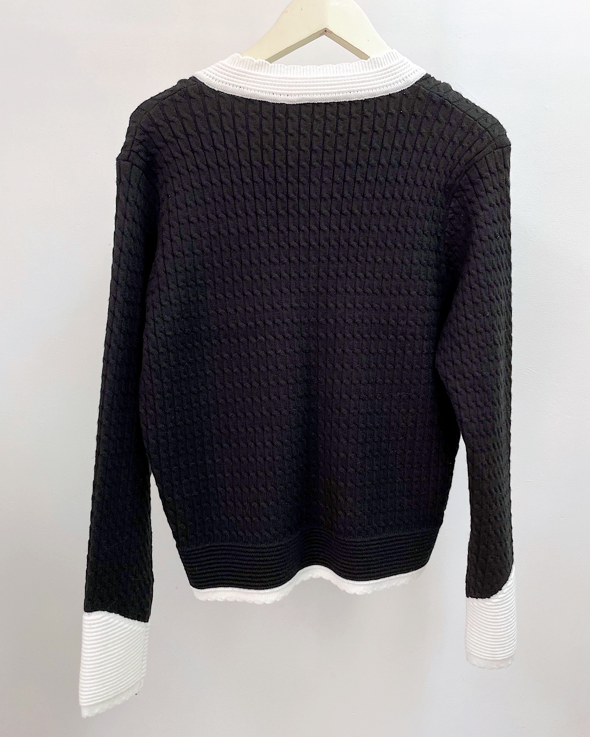 アクセントパールブラックカーディガン