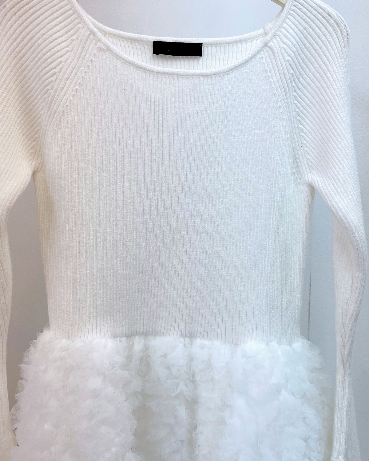 チュールフラワーペプラムニットトップス カラー: WHT