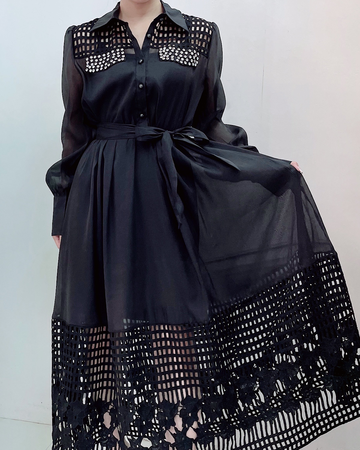 ビジューカットワークロングドレス