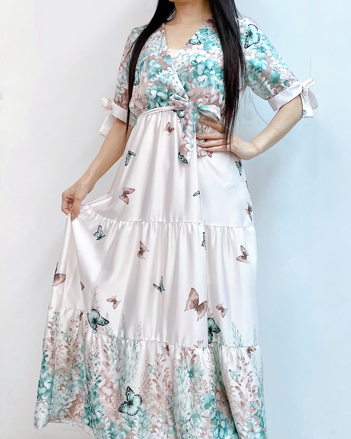 イタリア　バタフライガーデンティアードマキシワンピース カラー: GRN