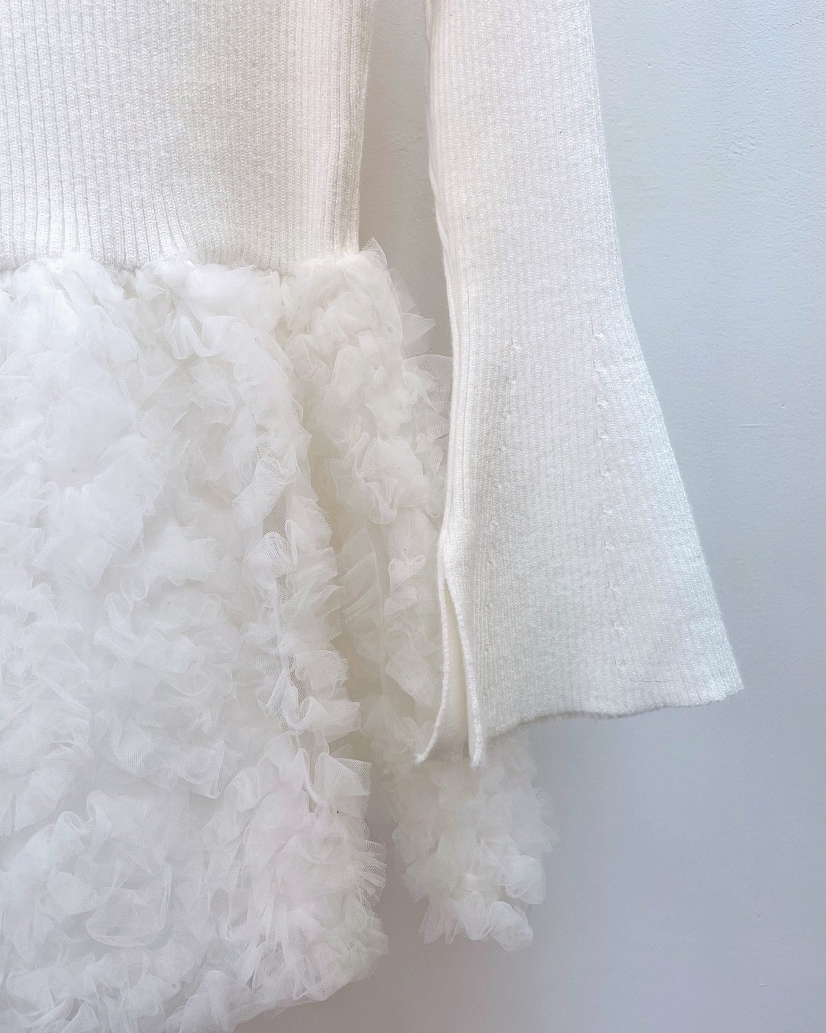 チュールフラワーペプラムニットトップス カラー: WHT