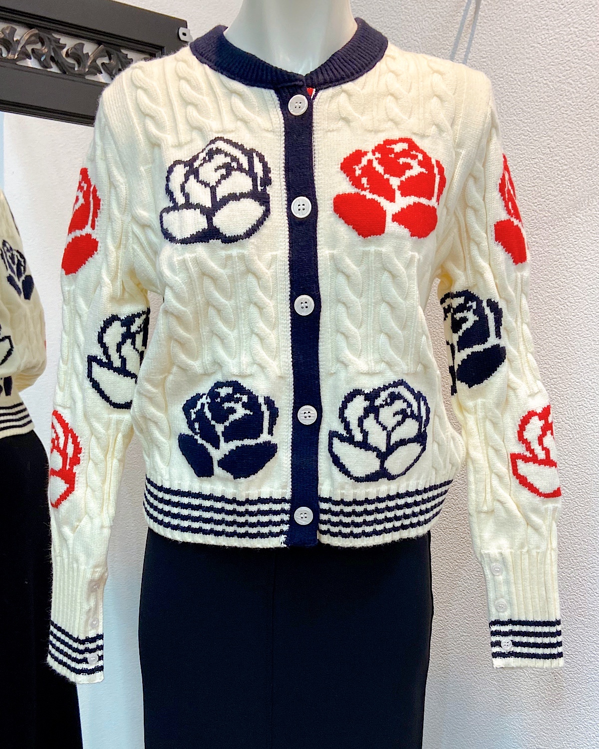 ローズケーブルカーディガン カラー: WHT