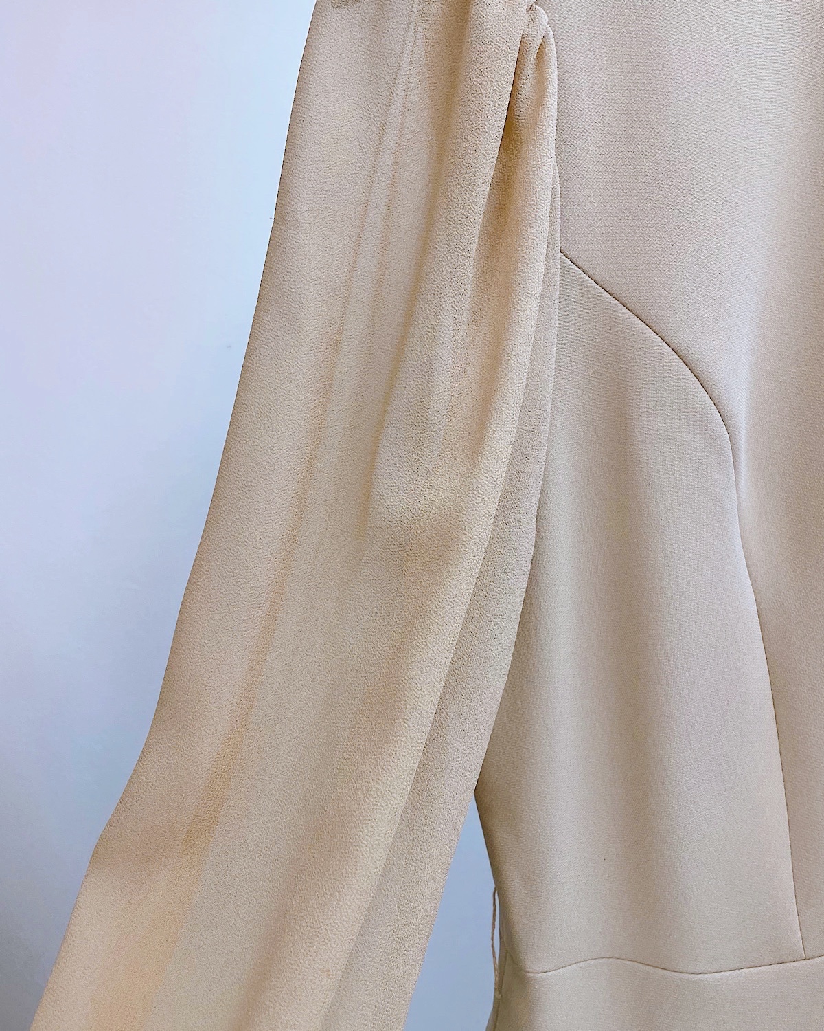 エレガントホワイト刺繍ワンピース カラー: BEG, サイズ: S