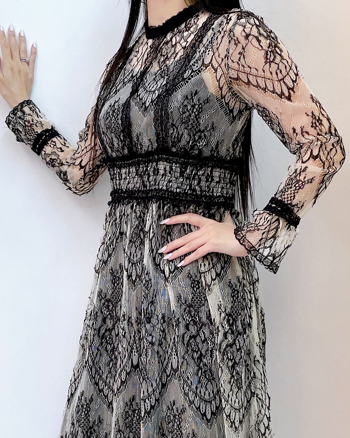 大人レースシャーリングミディワンピース