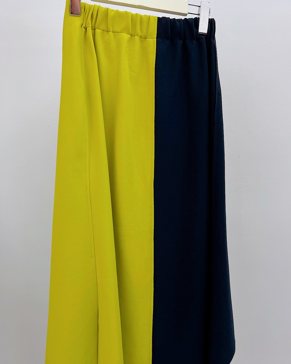 カラーブロックアシンメトリースカート カラー: GRN