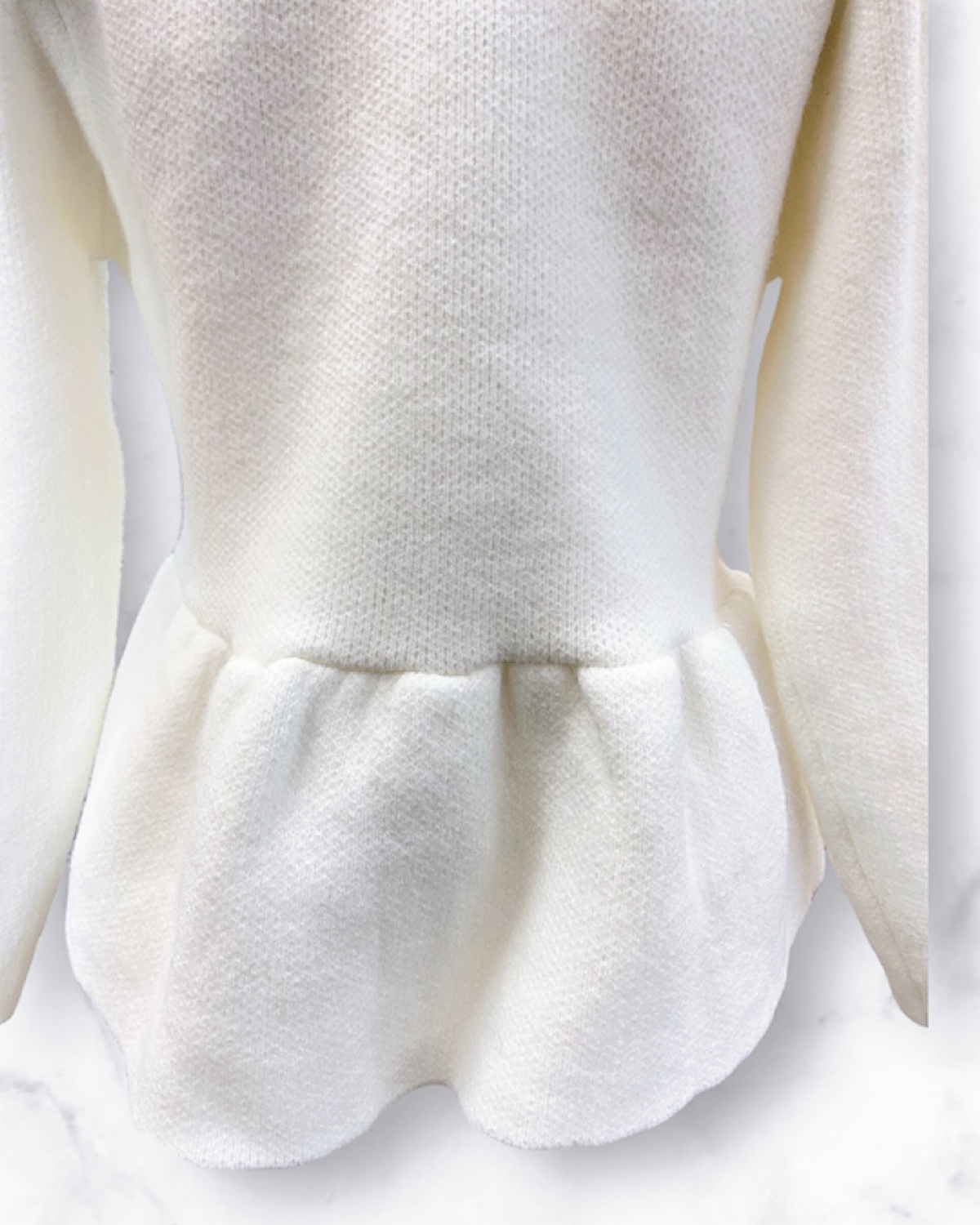 ゴールドボタンペプラムニットカーディガン