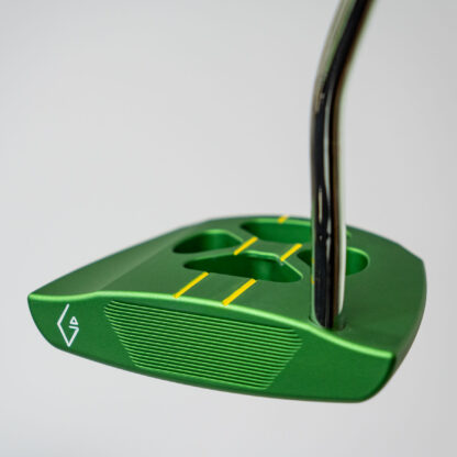 【完成品】Uther（ウーサー） デキステリティ: 右手用, ヘッドカラー: ブラック, シャフト: ヒール, シャフトサイズ: 32インチ, ライ: 70（標準ライ）, グリップとサイズ: White×Gold Logo, ヘッドカバー色: カーボンブラック