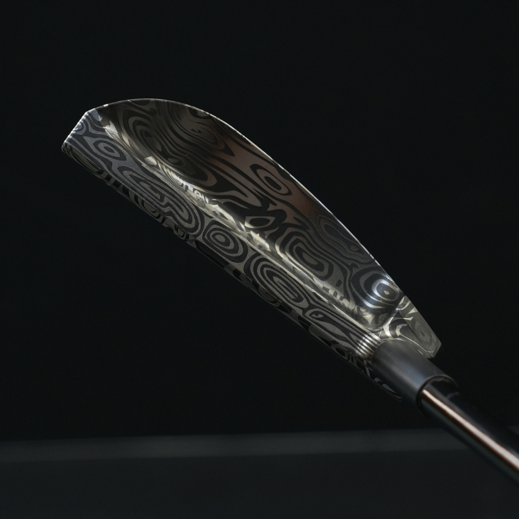 【完成品】Excalibur｜Damascus（エクスキャリバー・ダマスカス） デキステリティ: 右, ライ: 68°（標準ライ）, シャフトサイズ: 32インチ, グリップとサイズ: Black × White Logo, ヘッドカバー: カーボンブラック