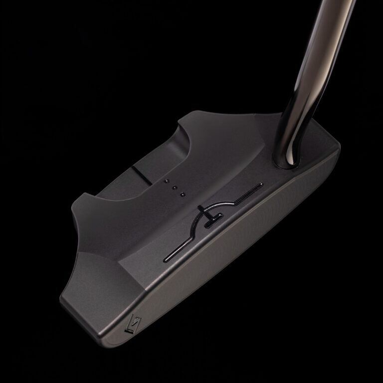 【完成品】Graal Titanium｜Dark Edition（グラールチタン・ダークエディション） デキステリティ: 右利き, シャフトサイズ: 32インチ, シャフト色: ブラック, ライ: 70（標準ライ）, グリップとサイズ: Leather Grip, ヘッドカバー色: カーボンブラック