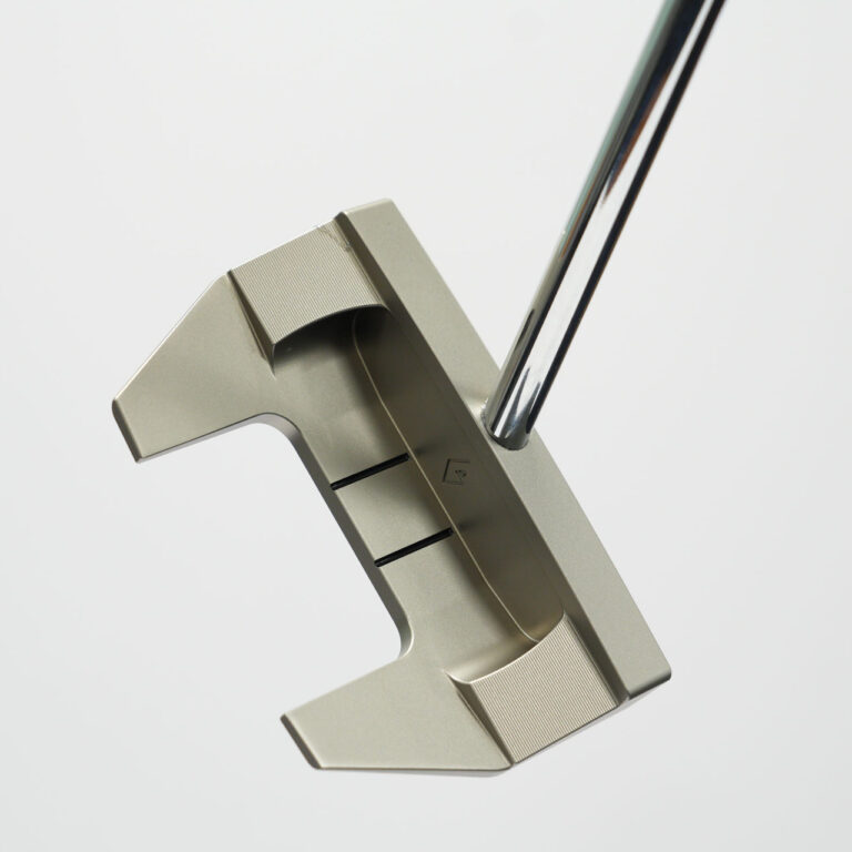 【完成品】Perceval Plus（パーシヴァル プラス） デキステリティ: 右手用, シャフト: ヒール, シャフトサイズ: 32インチ, ライ: 70（標準ライ）, グリップとサイズ: BlackxWhite Logo, ヘッドカバー色: カーボンブラック