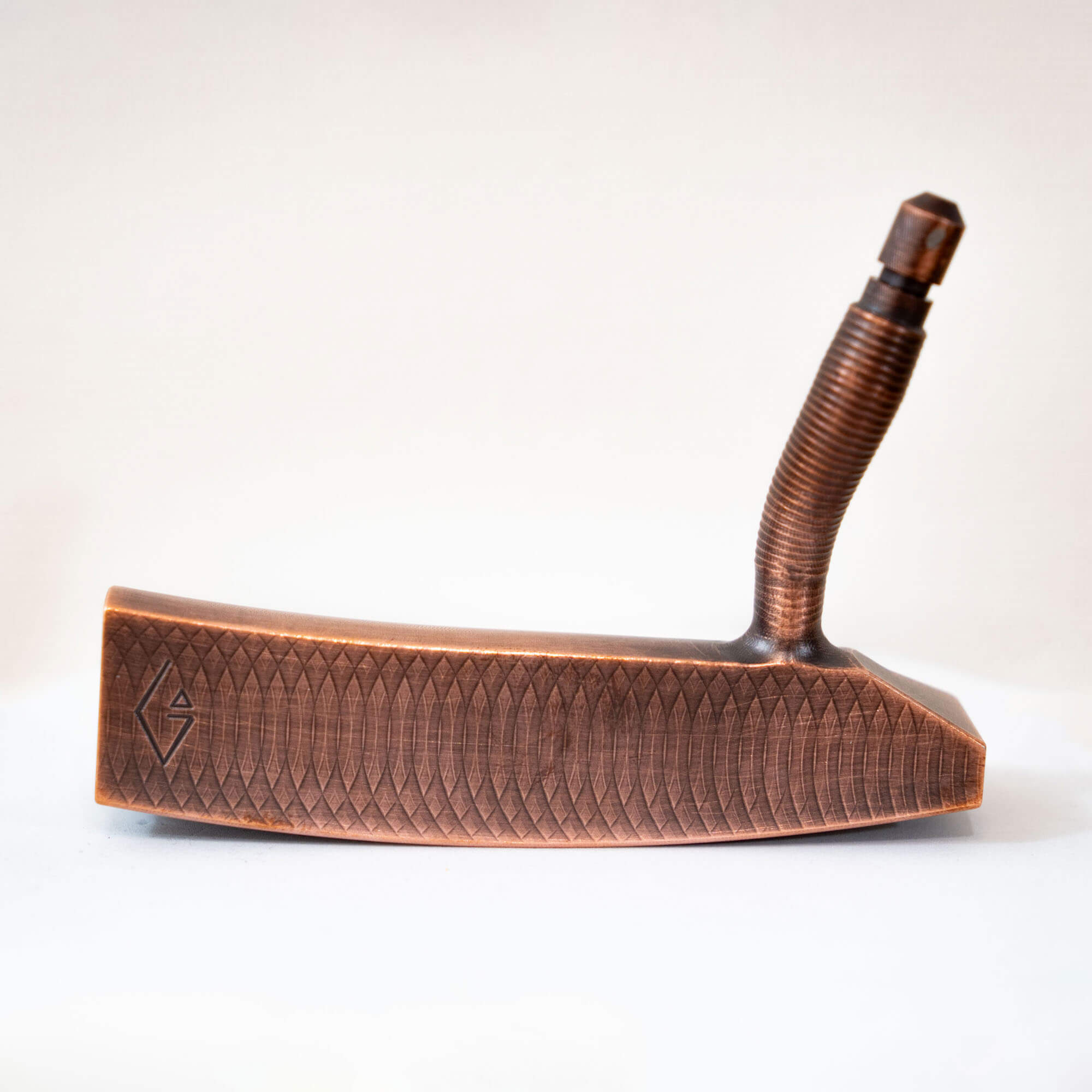 【完成品】Arthur 2.0｜Vintage Copper（アーサー 2.0・ヴィンテージカッパー） デキステリティ: 右手用, シャフトサイズ: 32インチ, シャフト色: ブラック, ライ: 70（標準ライ）, グリップとサイズ: White×Gold Logo, ヘッドカバー色: カーボンブラック