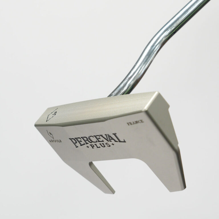 【完成品】Perceval Plus（パーシヴァル プラス） デキステリティ: 右手用, シャフト: ヒール, シャフトサイズ: 32インチ, ライ: 70（標準ライ）, グリップとサイズ: BlackxWhite Logo, ヘッドカバー色: カーボンブラック