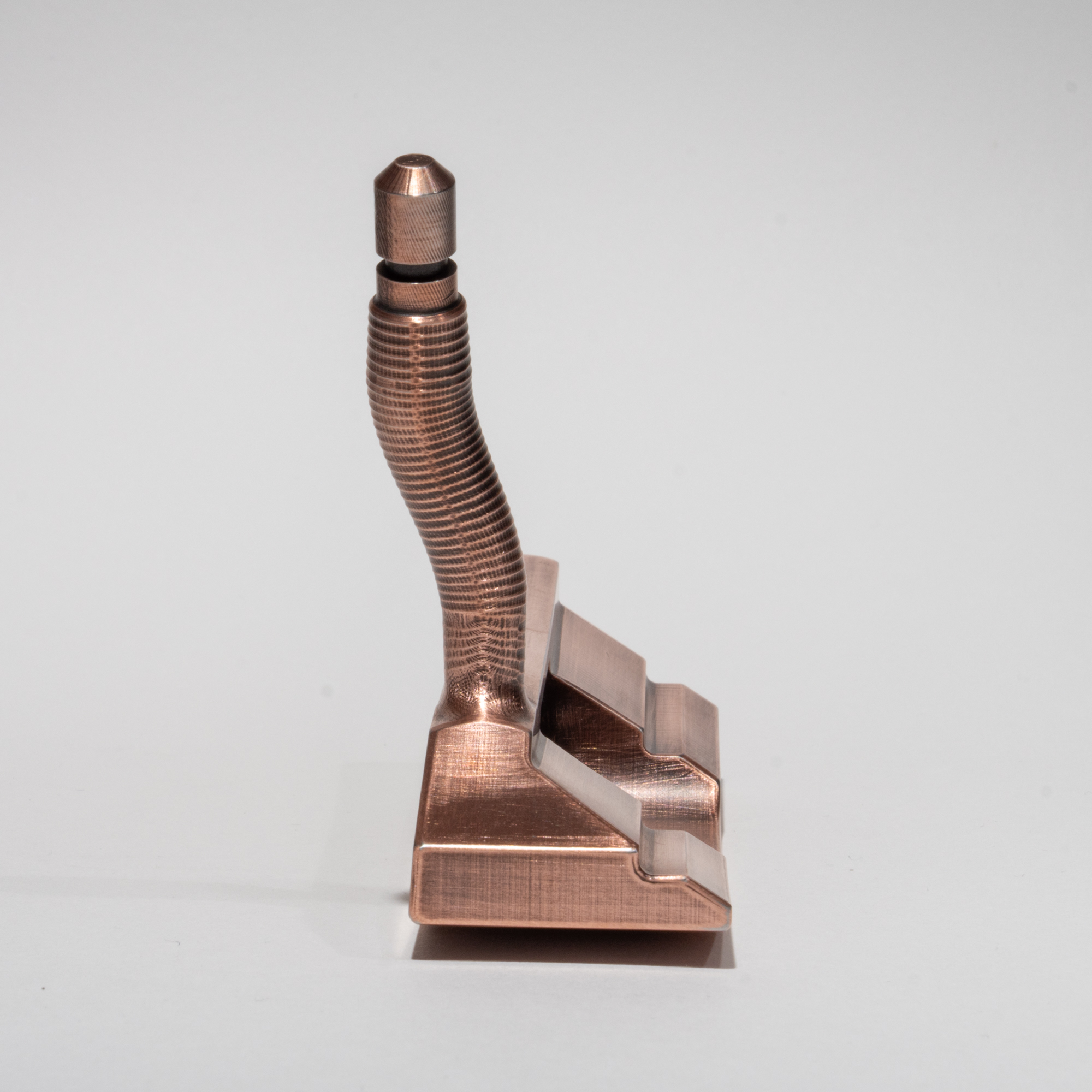 【完成品】Arthur 2.0｜Vintage Copper（アーサー2.0・ヴィンテージカッパー） ヴィンテージ加工: 研磨済み, 利き手: 右利き用, シャフトサイズ: 33インチ, ライ: ライ（標準ライ）, グリップ種類: White×Gold Logo, ヘッドカバー色: カーボンブラック