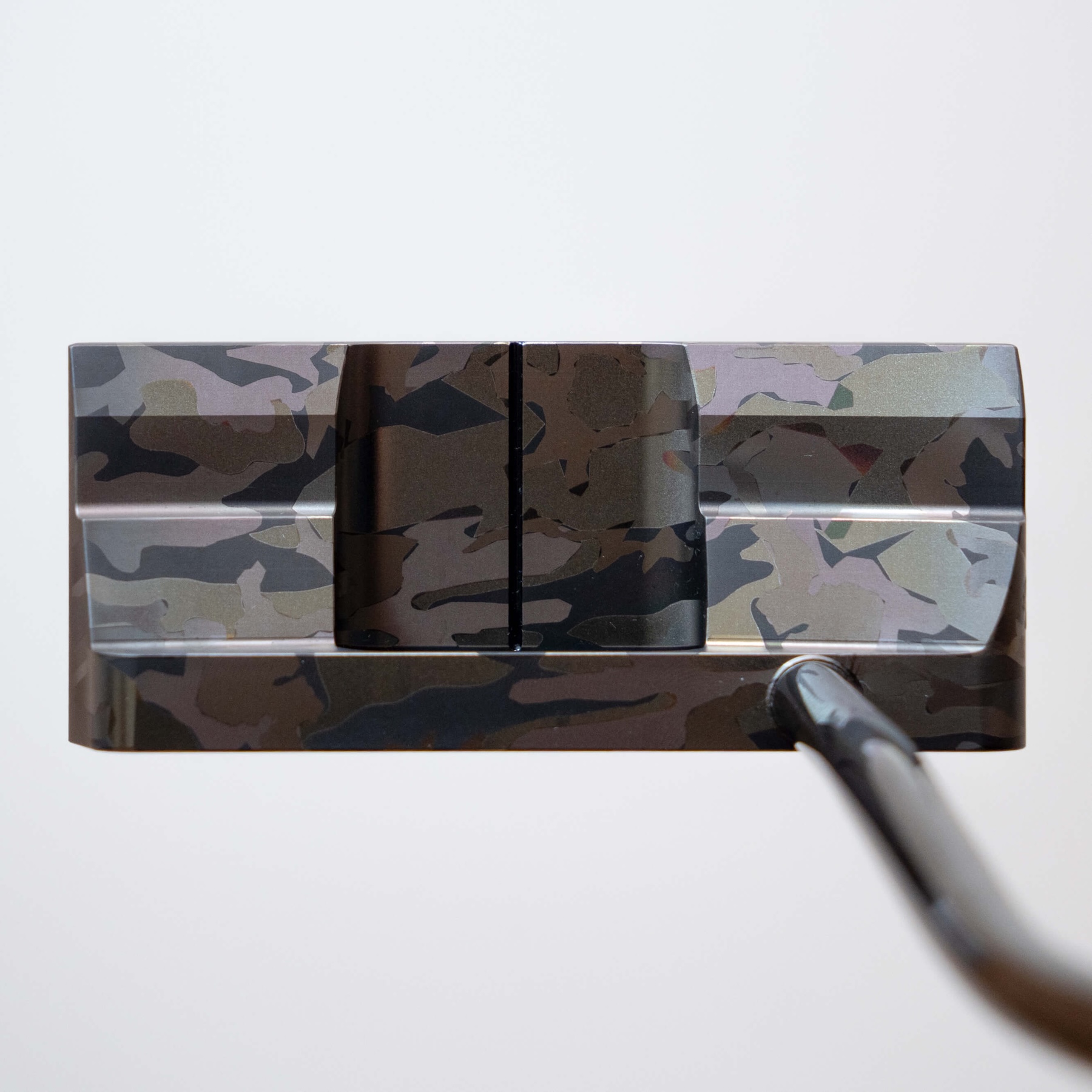 【完成品】Lamorak｜Camouflage（ラモラーク・カモフラージュ） デキステリティ: 右手用, シャフトサイズ: 32インチ, ライ: 70（標準ライ）, グリップとサイズ: Black×White Logo, ヘッドカバー色: カーボンブラック