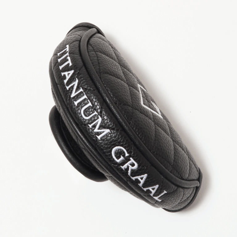 【完成品】Graal Titanium｜Dark Edition（グラールチタン・ダークエディション） デキステリティ: 右利き, シャフトサイズ: 32インチ, シャフト色: ブラック, ライ: 70（標準ライ）, グリップとサイズ: Leather Grip, ヘッドカバー色: カーボンブラック