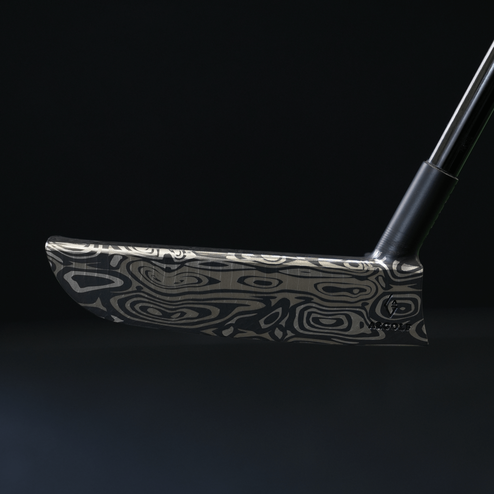 【完成品】Excalibur｜Damascus（エクスキャリバー・ダマスカス） デキステリティ: 右, ライ: 68°（標準ライ）, シャフトサイズ: 32インチ, グリップとサイズ: Black × White Logo, ヘッドカバー: カーボンブラック