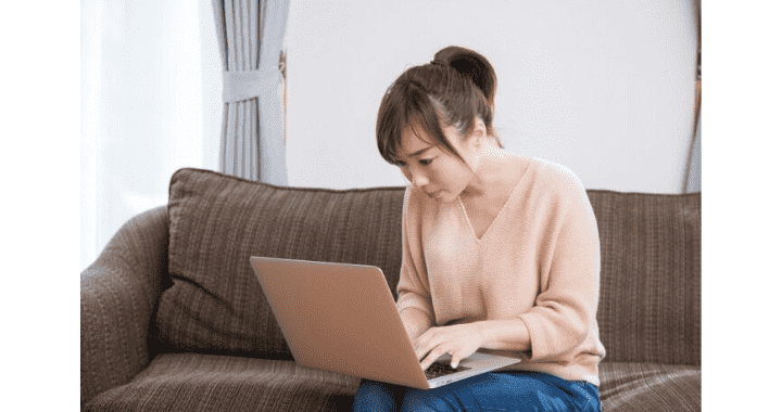 猫背になりやすい原因とは？今すぐできる姿勢改善ストレッチ5選