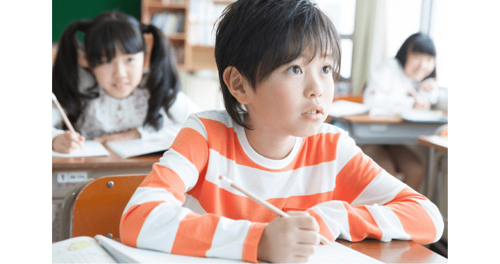 子どもの猫背改善には10秒あればいい！猫背矯正マイスター(R)のメソッド紹介